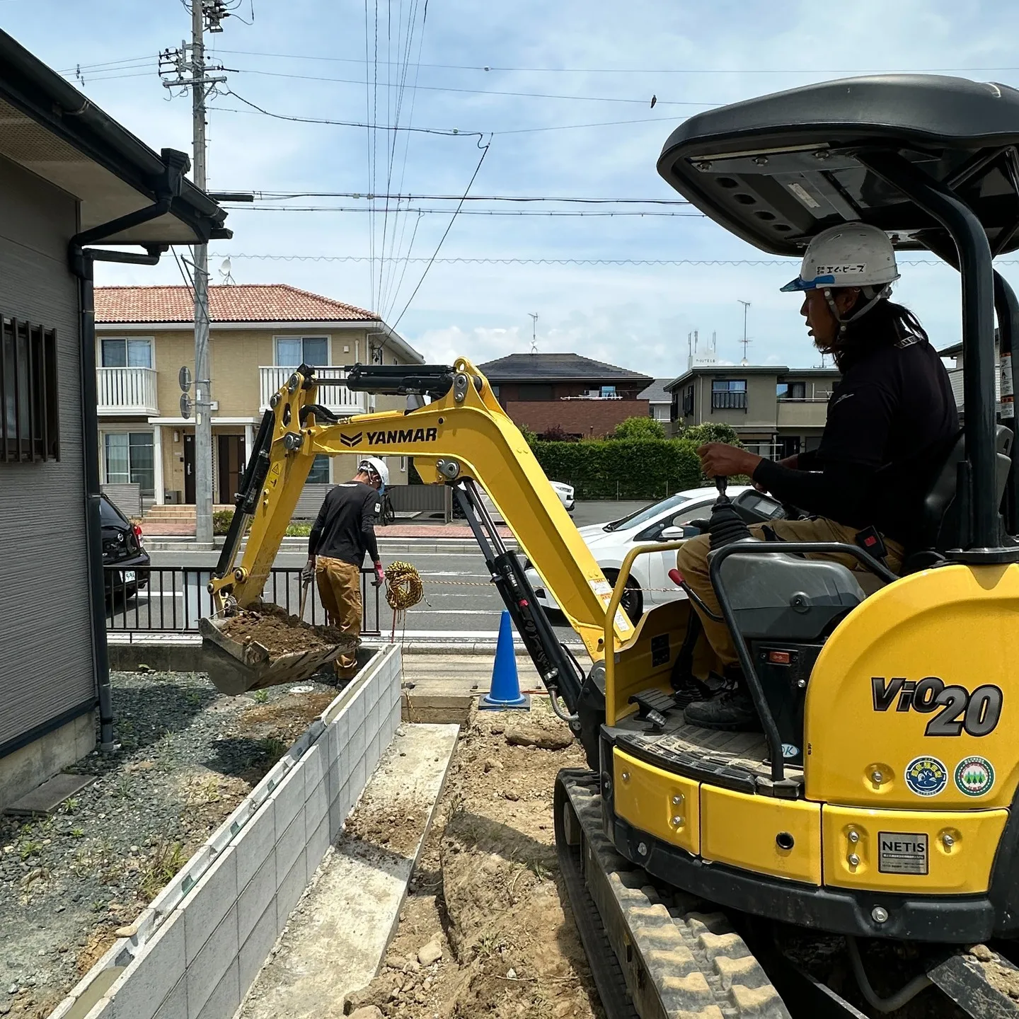 今日はブロック積み😊だいぶ暑くなってきた🖐️冷凍DAKARA...