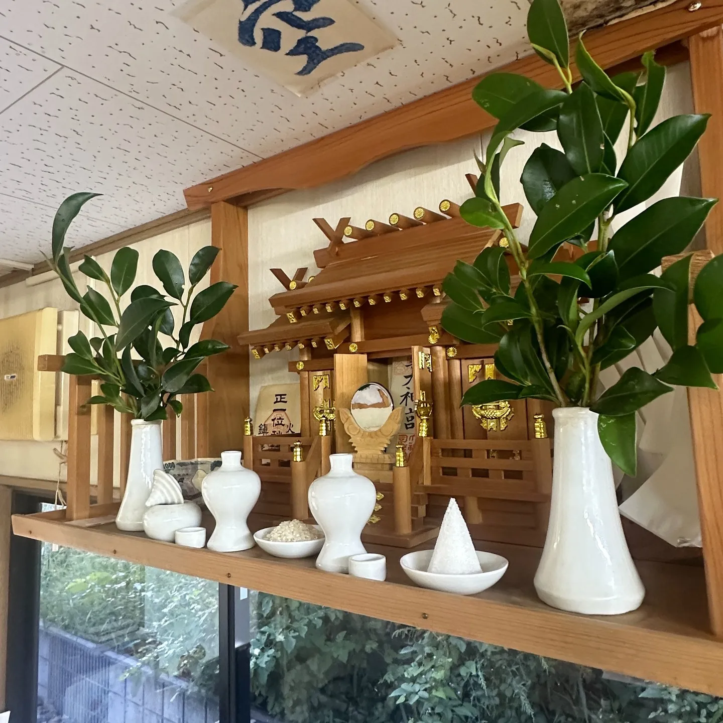 本日は10月1日🖐️浜松事務所の神棚を😊